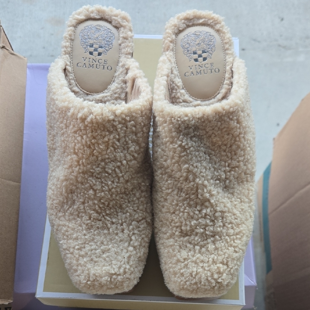 Vince Camuto Tan Mules Plush Comfort
